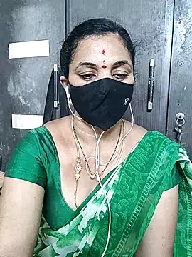 Snapshot of Leela_555 chatting on June 18, 11:14 am Leela 555 online show from June 18, 11:14 am