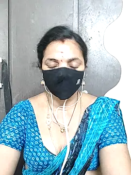 Snapshot of Leela_555 chatting on June 24, 11:09 am Leela 555 online show from June 24, 11:09 am