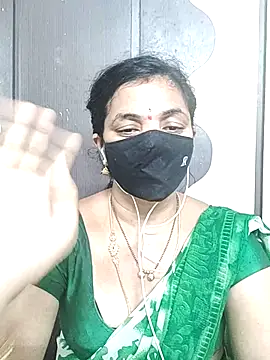 Snapshot of Leela_555 chatting on June 25, 8:35 pm Leela 555 online show from June 25, 8:35 pm