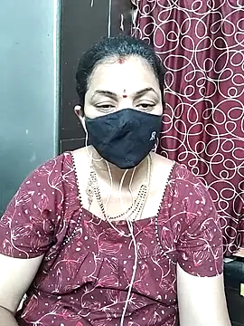 Snapshot of Leela_555 chatting on July 3, 1:01 am Leela 555 online show from July 3, 1:01 am