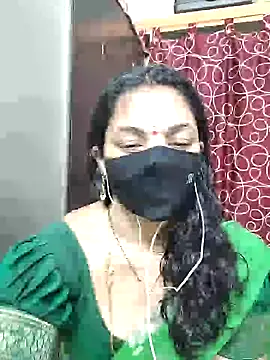 Snapshot of Leela_555 chatting on July 4, 5:24 am Leela 555 online show from July 4, 5:24 am