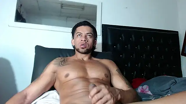 Snapshot of angelo_cox chatting on October 7, 5:48 am angelo cox online show from October 7, 5:48 am