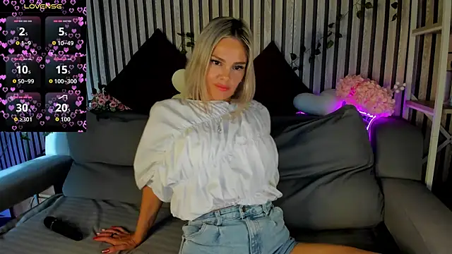 Snapshot of Betty_Brock chatting on June 26, 1:10 am Betty Brock online show from June 26, 1:10 am