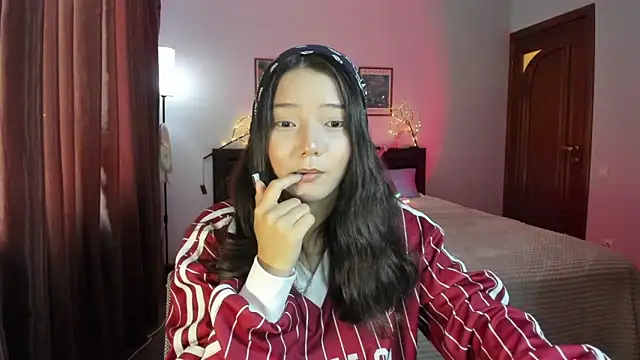 Snapshot of milana_marttt chatting on July 12, 12:40 pm milana marttt online show from July 12, 12:40 pm
