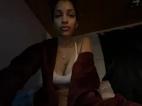 Snapshot of Nikkilow chatting on June 2, 8:55 pm Nikkilow online show from June 2, 8:55 pm