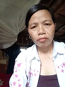 Snapshot of Elfledaa chatting on June 18, 9:25 am Elfledaa online show from June 18, 9:25 am