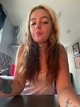 Snapshot of naughtygirl6989 chatting on July 11, 9:12 am naughtygirl6989 online show from July 11, 9:12 am