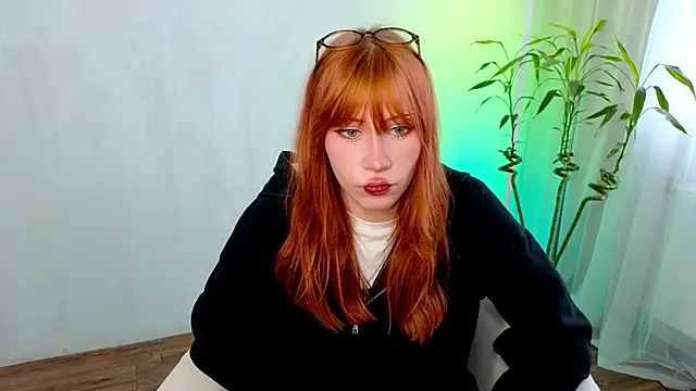 Snapshot of Fleur_Fox chatting on May 27, 9:17 am Fleur Fox online show from May 27, 9:17 am
