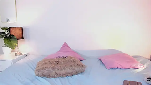 Arianmoon  online show from June 13, 3:37 am