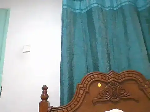 peacechloe online show from June 17, 4:52 pm