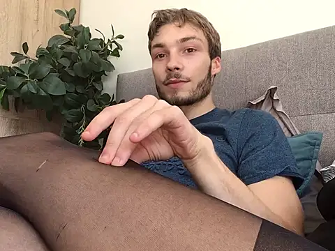 PrecededPolenta online show from June 16, 1:47 pm