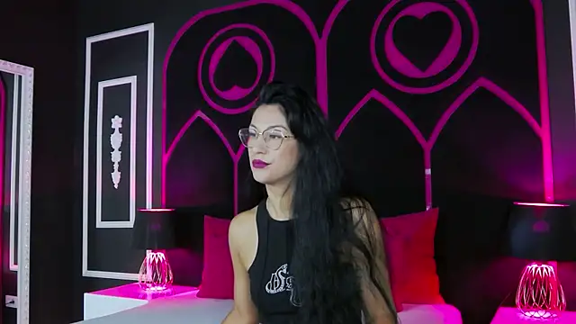 Snapshot of Areina chatting on July 25, 5:27 am Areina online show from July 25, 5:27 am