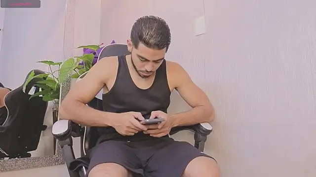 Snapshot of Jadiel_Stone chatting on July 5, 5:09 pm Jadiel Stone online show from July 5, 5:09 pm