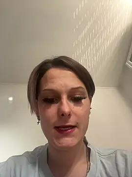Quenn667 online show from June 1, 3:14 pm