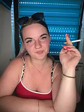 SecretSarah online show from May 25, 8:20 am