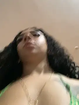 Snapshot of Sereia_camgirl chatting on June 29, 9:37 pm Sereia camgirl online show from June 29, 9:37 pm