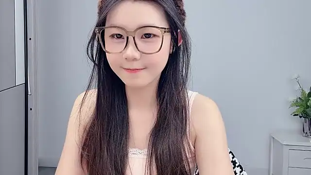 Snapshot of Rose_love69 chatting on June 29, 12:05 pm Rose love69 online show from June 29, 12:05 pm