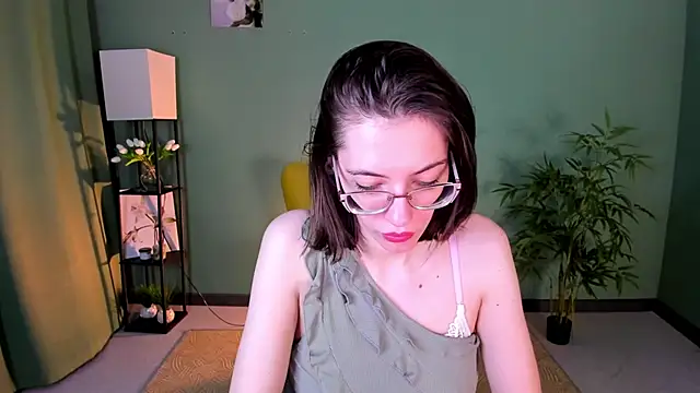 eva sicret online show from June 11, 12:25 pm