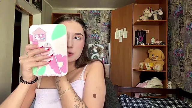 HoneyKittyk online show from July 17, 8:32 am