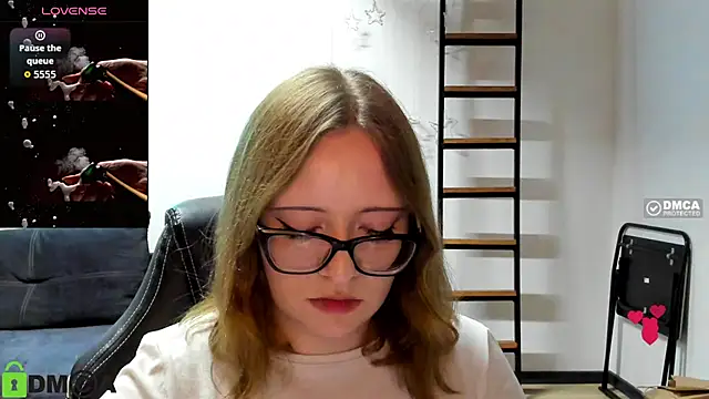 JuliNy x online show from May 31, 6:42 pm