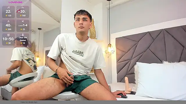 Snapshot of LiamBlake_ chatting on June 6, 5:45 am LiamBlake online show from June 6, 5:45 am