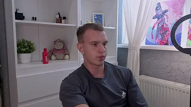 Snapshot of Max_Kunn chatting on July 3, 9:48 am Max Kunn online show from July 3, 9:48 am