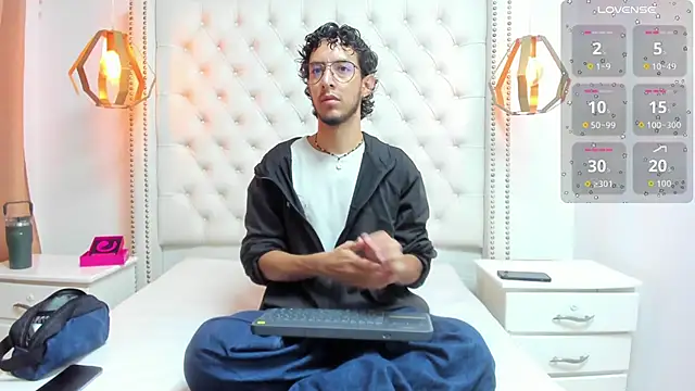 Snapshot of LEO_SANZ66 chatting on June 18, 12:20 pm LEO SANZ66 online show from June 18, 12:20 pm