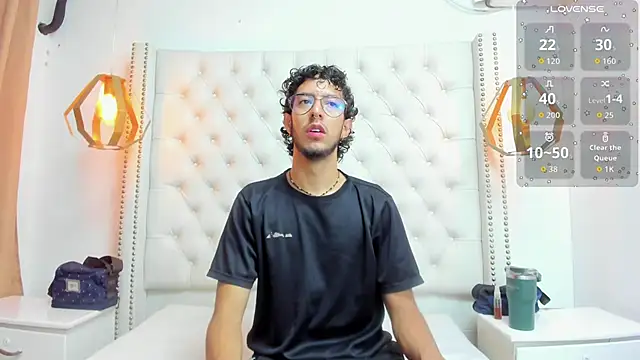 Snapshot of LEO_SANZ66 chatting on June 19, 12:31 pm LEO SANZ66 online show from June 19, 12:31 pm
