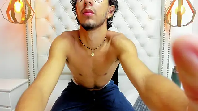 Snapshot of LEO_SANZ66 chatting on July 6, 12:13 pm LEO SANZ66 online show from July 6, 12:13 pm
