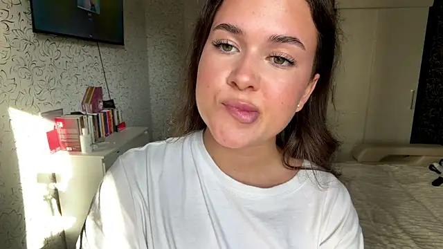 cuteshowy online show from June 2, 10:39 am