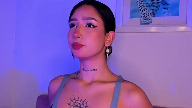 SophieMoneet online show from July 3, 12:44 pm