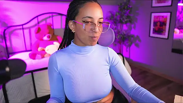 Millie Volturi online show from July 28, 3:21 pm