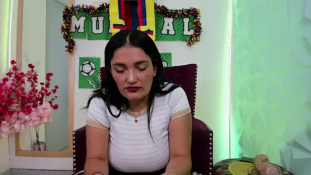 sthefy01 online show from July 10, 7:38 pm