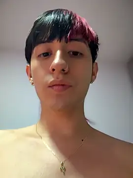 Littleyes online show from May 25, 10:05 pm