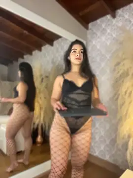 Snapshot of Amel_Rosse chatting on June 8, 3:23 pm Amel Rosse online show from June 8, 3:23 pm
