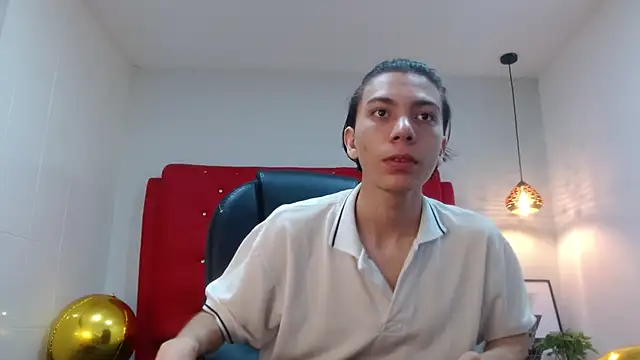 Snapshot of Julesx15 chatting on May 27, 2:14 pm Julesx15 online show from May 27, 2:14 pm