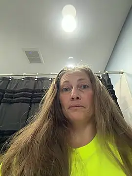 amberhotts2025 online show from August 5, 12:24 am