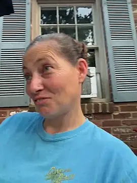 amberhotts2025 online show from August 8, 12:24 am