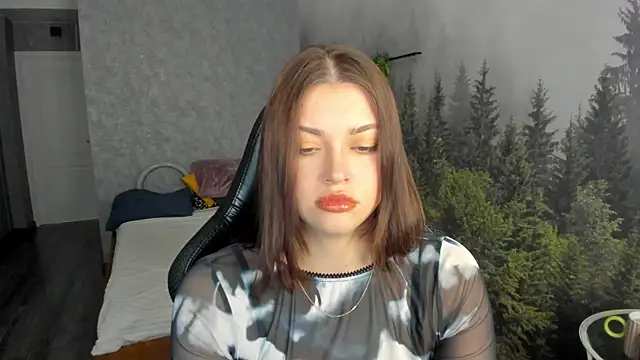 Snapshot of Maya-Mimi chatting on July 25, 1:04 am Maya-Mimi online show from July 25, 1:04 am