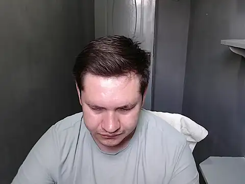 Snapshot of Max_Marlyn chatting on June 18, 4:24 am Max Marlyn online show from June 18, 4:24 am