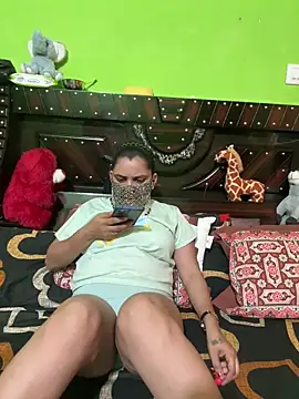 Curvy shivani online show from June 8, 3:45 pm