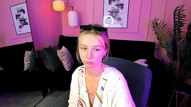 ivy blare online show from June 9, 2:06 pm