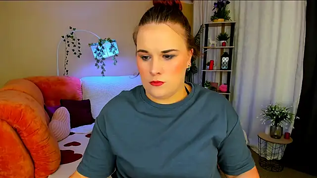 OliviaTwens online show from June 5, 3:13 am