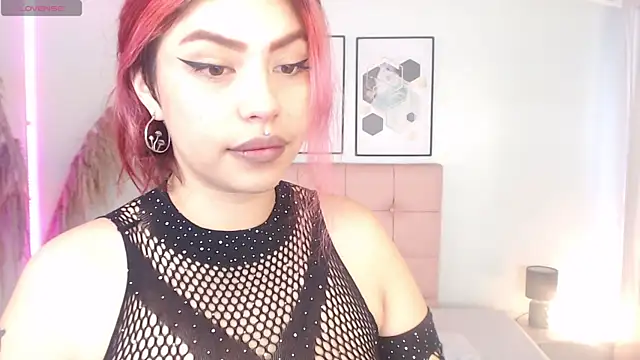 LilMoon  online show from June 10, 2:38 pm