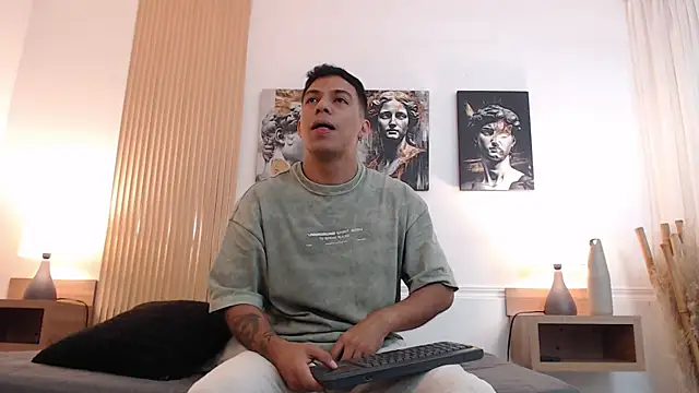 Snapshot of Diego_salvatore chatting on July 21, 2:41 pm Diego salvatore online show from July 21, 2:41 pm