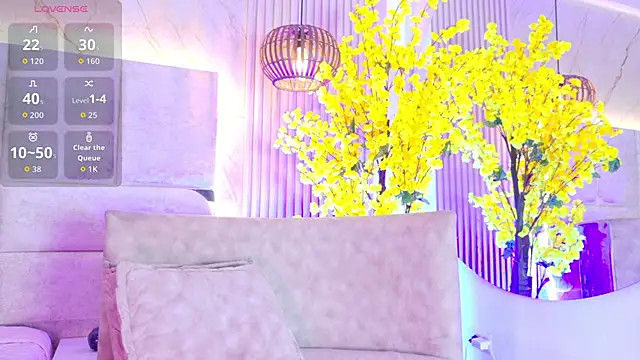 JuliiaSantos online show from June 1, 2:24 am