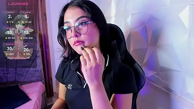 Ivy gloom online show from June 11, 8:40 pm