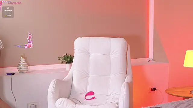 Naomi Silk online show from June 5, 12:44 pm