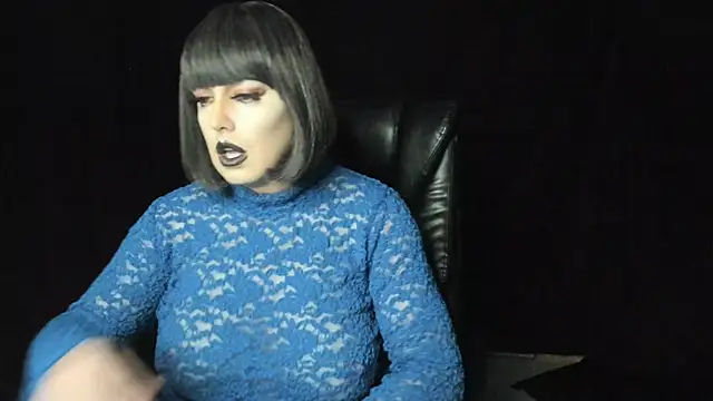 Snapshot of Danielle_tv33 chatting on December 23, 9:40 pm Danielle tv33 online show from December 23, 9:40 pm