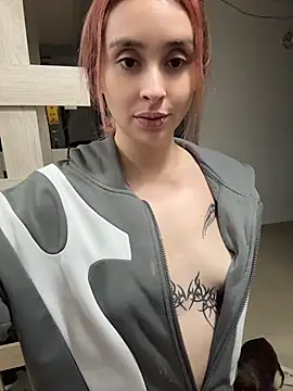 Sophia LuxxX online show from July 17, 3:24 am